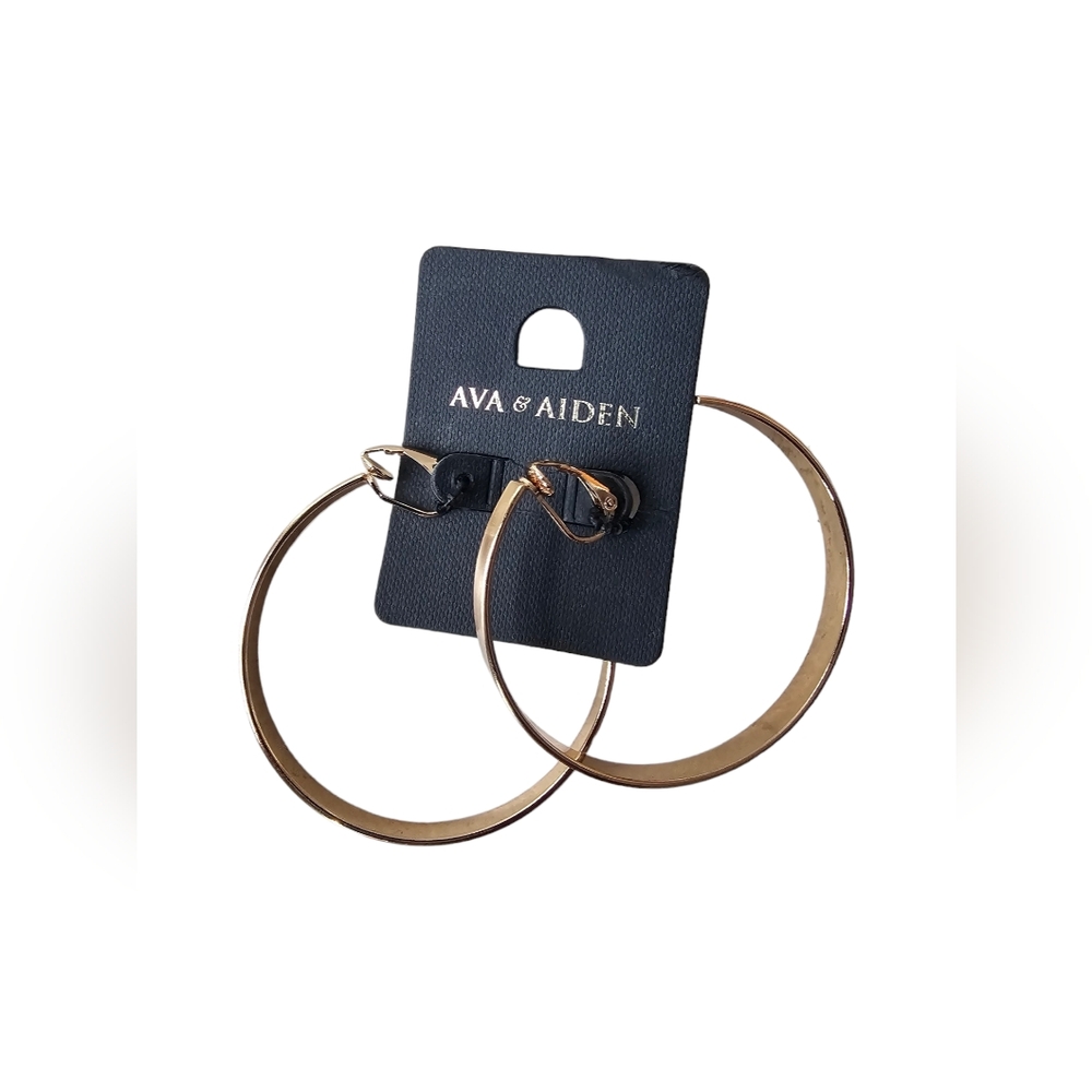 NWT Ava & Aiden Gold Tone Hoop Earrings (Clip On)